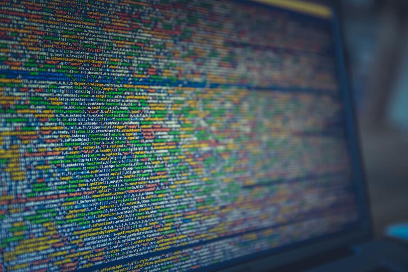 Сервис Smartynames пытается создавать идеальные домены с помощью ИИ