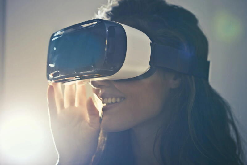 Дроны с нитями превращают виртуальных игроков в марионеток ради иллюзий