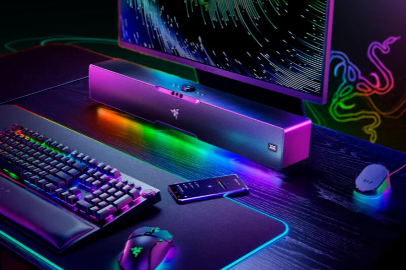 Звуковая панель Razer Leviathan V2 Pro регулирует 3D-звук в зависимости от положения головы